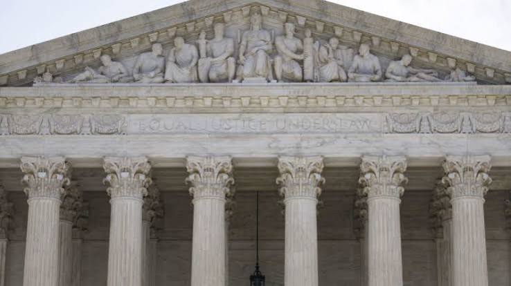 Inmigración, armas de fuego y religión: los casos que evalúa el Supremo de EEUU desde esta semana