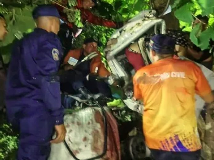 Militares "pidieron la cola" en un camión y fallecieron en medio de un aparatoso accidente en Maturín
