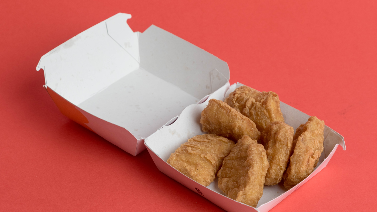 Clienta de McDonald’s denunció que halló una pastilla adherida a un nugget de pollo en Iowa