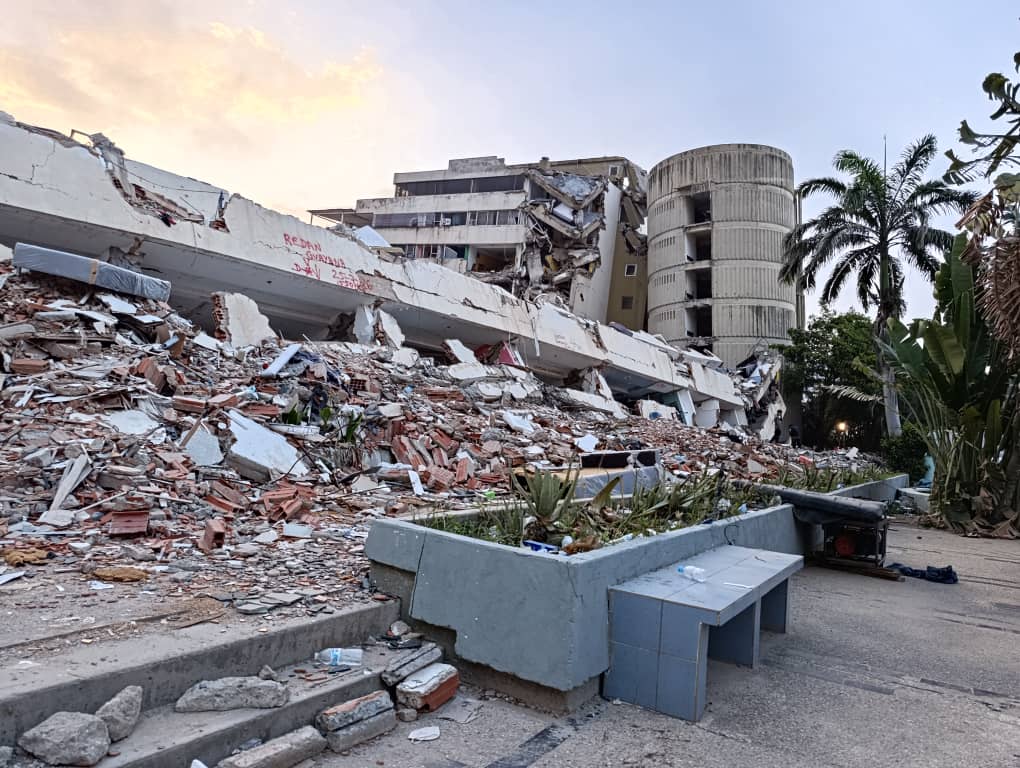 Recuperaron cuatro cuerpos más en La Guaira luego de pasar tres meses de los terremotos (VIDEO)