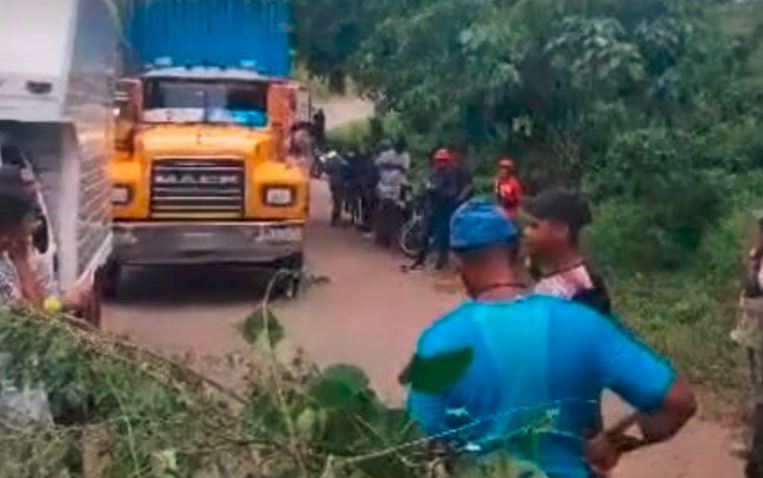 Trancaron la carretera Coro-Churuguara para protestar por apagones y falta de agua en Falcón (VIDEO)